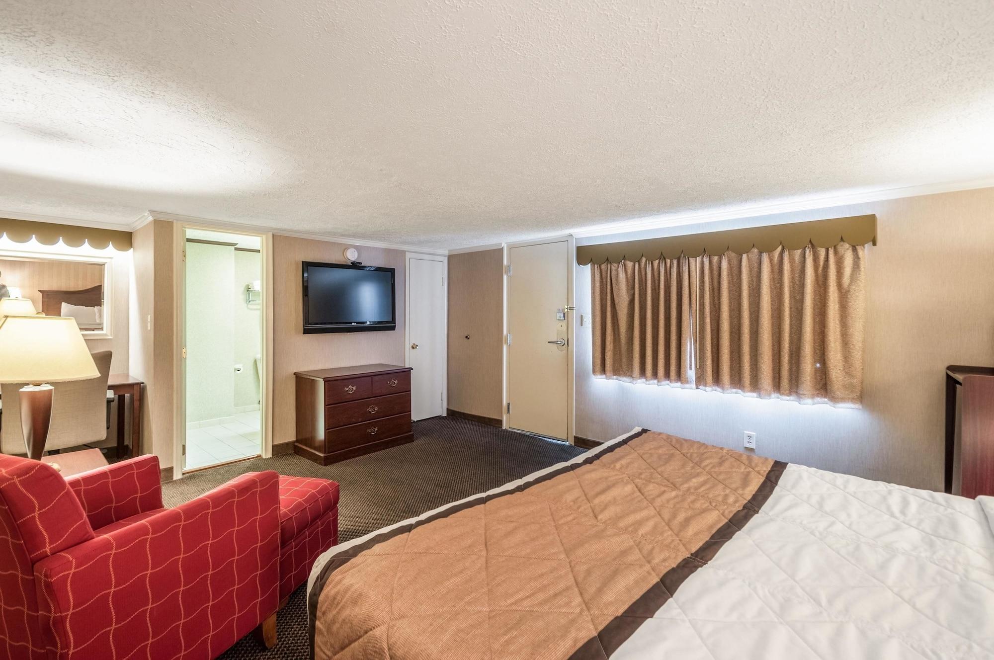 Rodeway Inn & Suites Charles Town Exterior photo